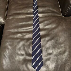 Charles Tyrwhitt Navy Blue Striped Men's Tie